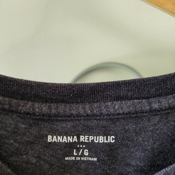 Banana Republic Men's Large gray short-sleeve shirt - Picture 2 of 3